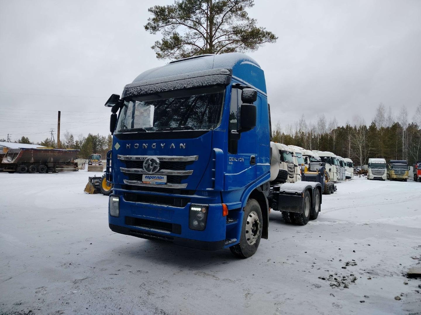 Hongyan Genlyon M500 LNG — Тюмень