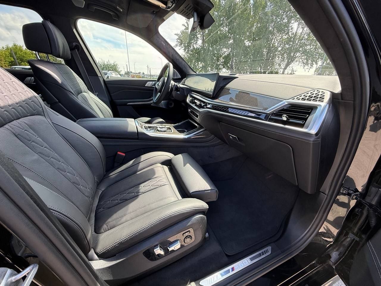 BMW X7 M60i xDrive M Sport Pro — новая техника в лизинг