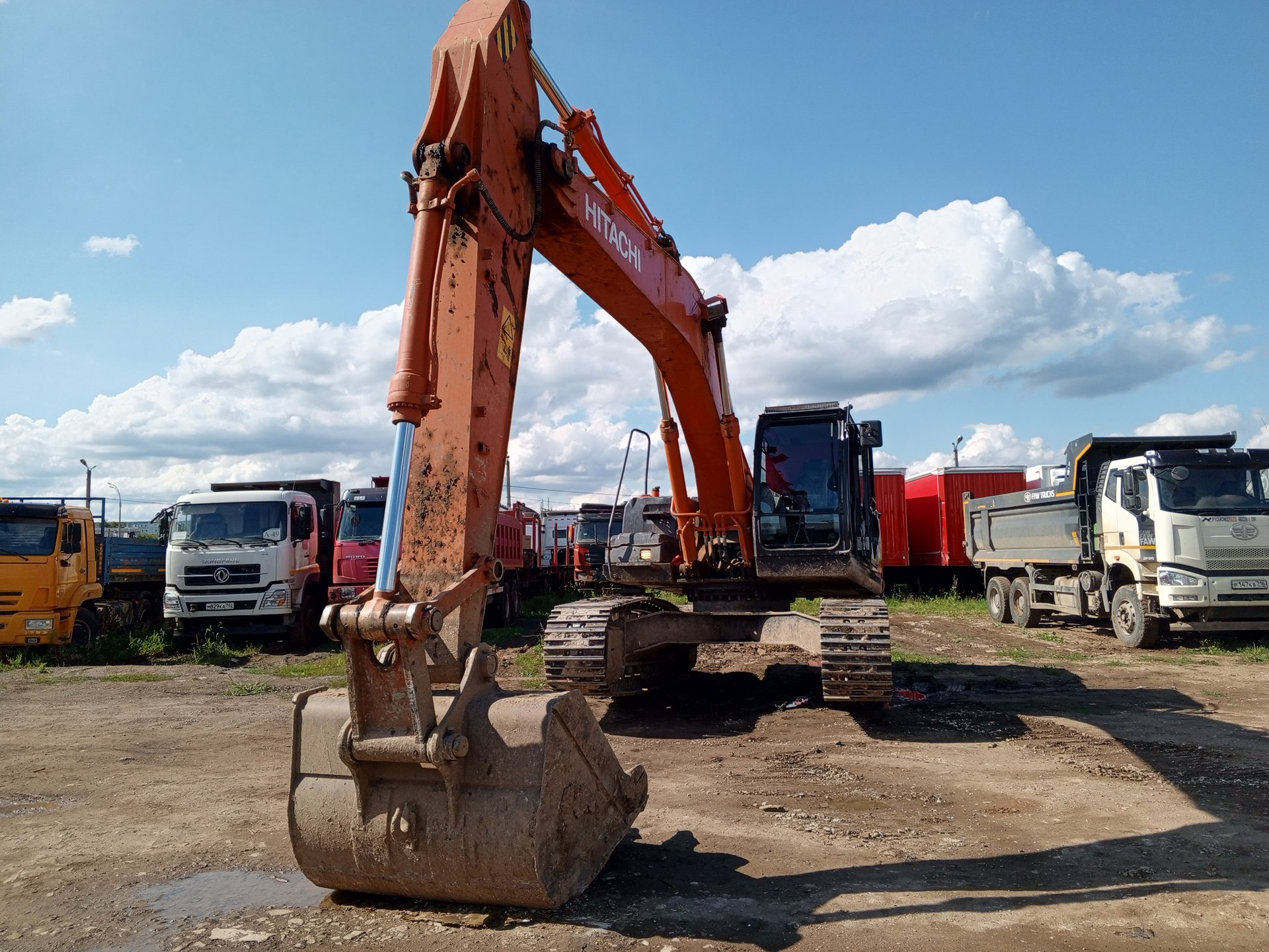 HITACHI ZX300 Экскаватор — Набережные Челны