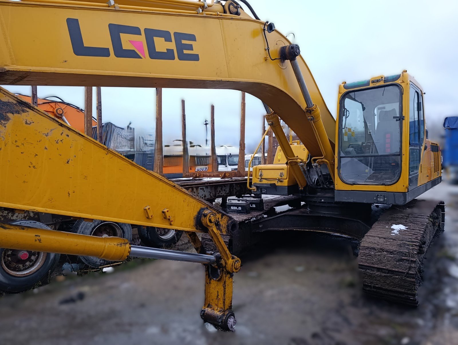 LGCE E6255 Экскаватор — Рязань