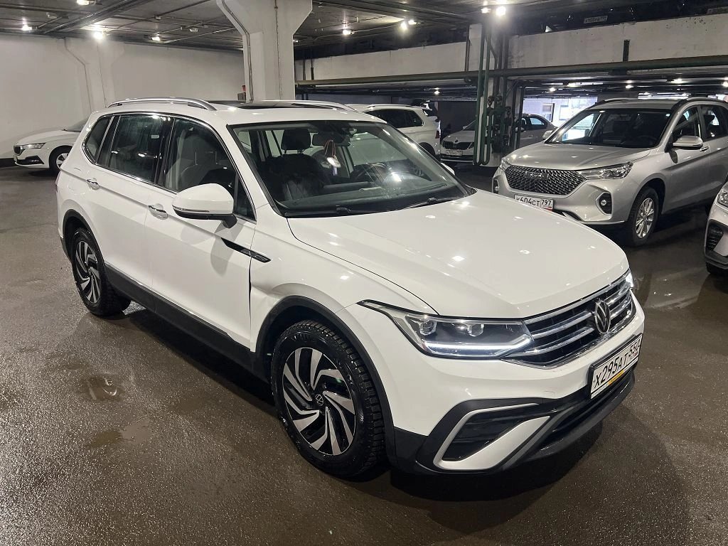 VOLKSWAGEN Tiguan L — Москва