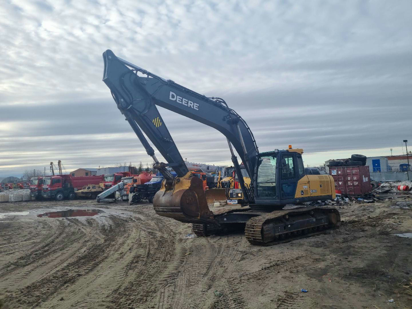 John Deere E260LC — Новый Уренгой