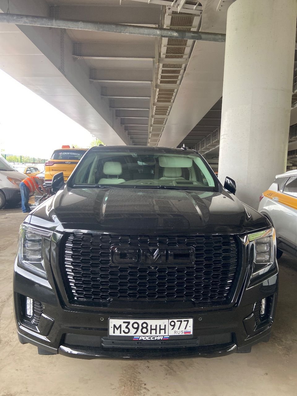 GMC Yukon — Москва