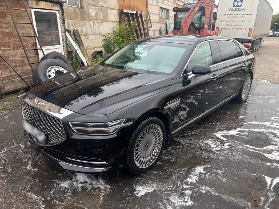 GENESIS G90L — Москва