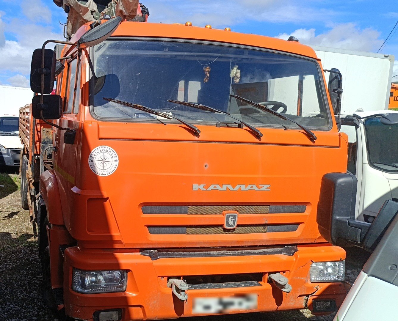КАМАЗ 65115 6x4 Бортовой с КМУ — Москва
