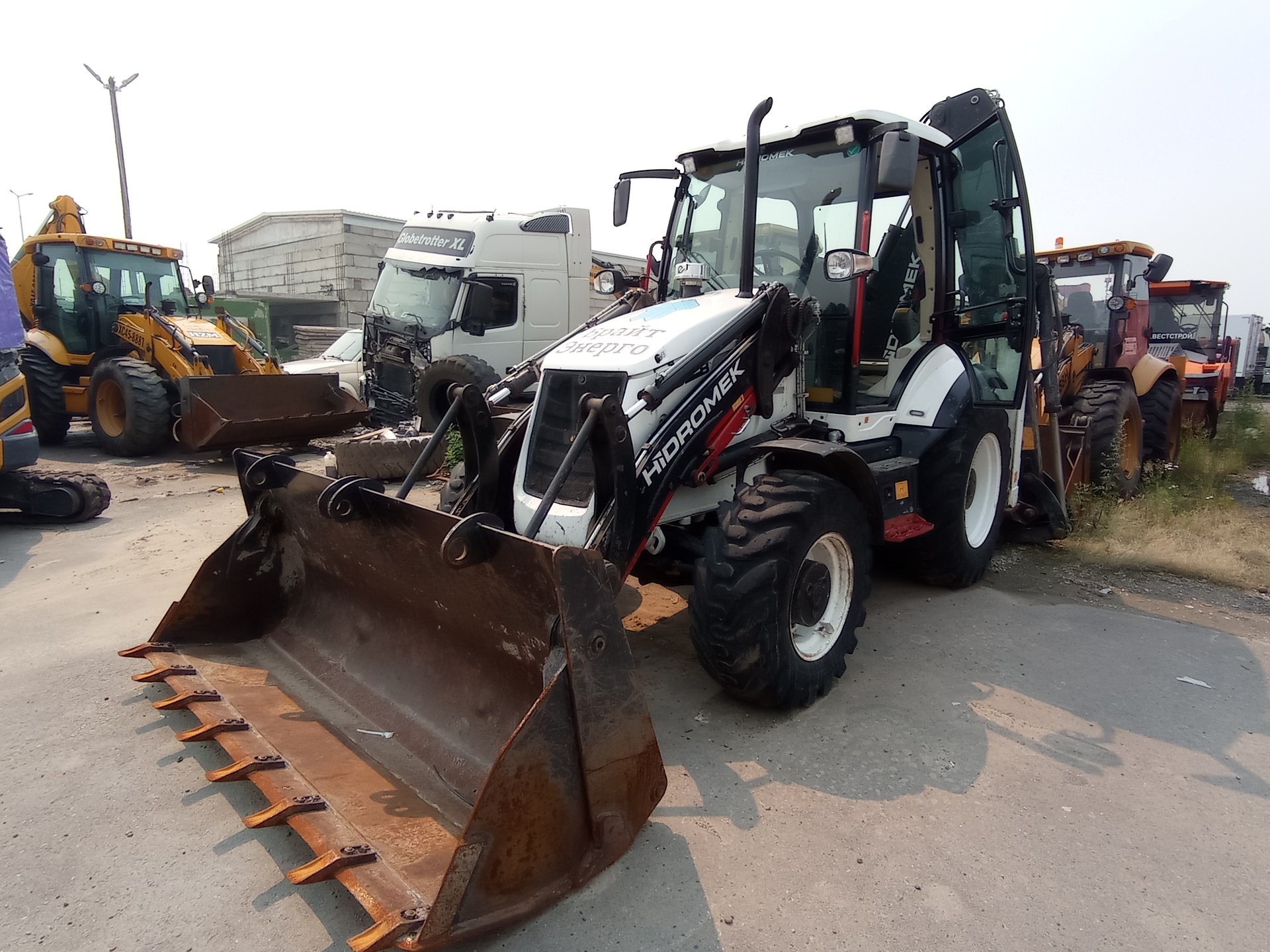 HIDROMEK HMK* Экскаватор-погрузчик — Красноярск