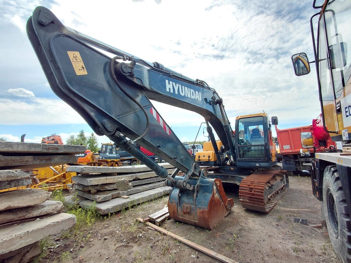 HYUNDAI R225LVS — Тюмень
