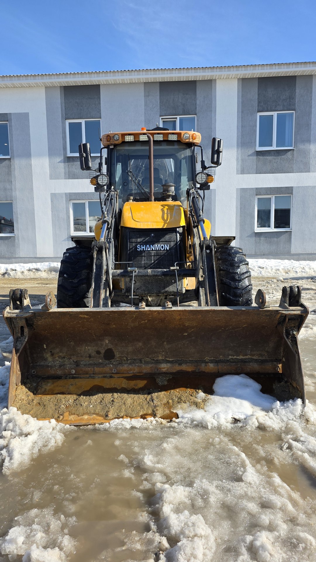 SHANMON 388 Экскаватор-погрузчик — Екатеринбург