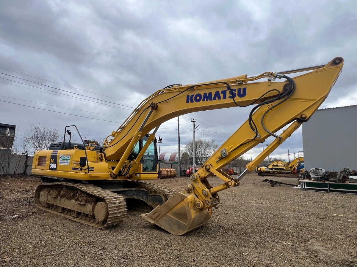 KOMATSU PC300-8M0 — Артём