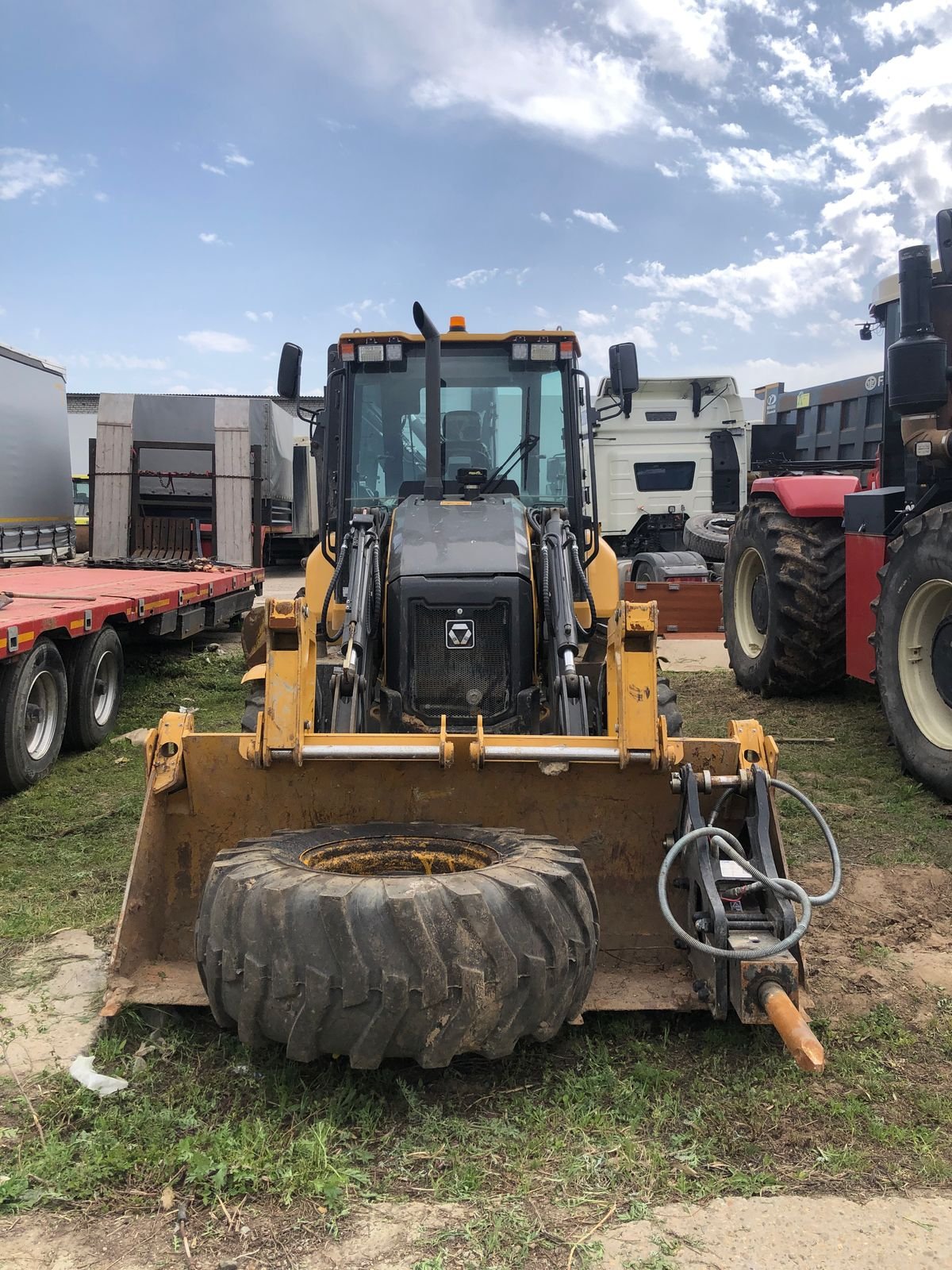 XCMG Экскаватор-погрузчик XC8-S2570 — Ростов-на-Дону
