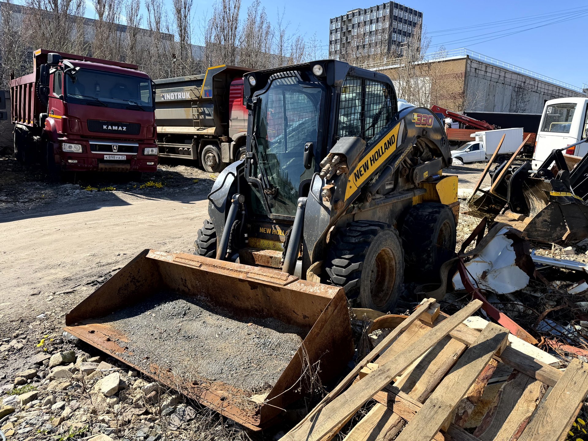 NEW HOLLAND L330 Мини погрузчик — Нижний Новгород