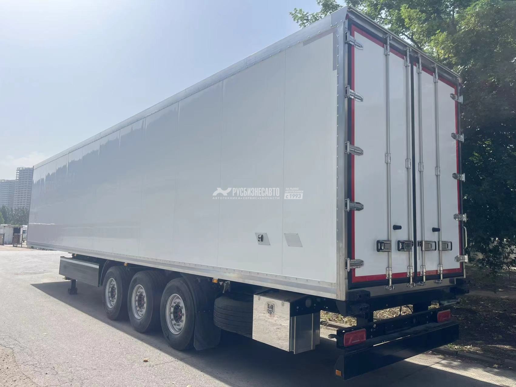 Полуприцеп-рефрижератор BULL (CIMC) 13.6 м, установка CARRIER V1550 — новая техника в лизинг