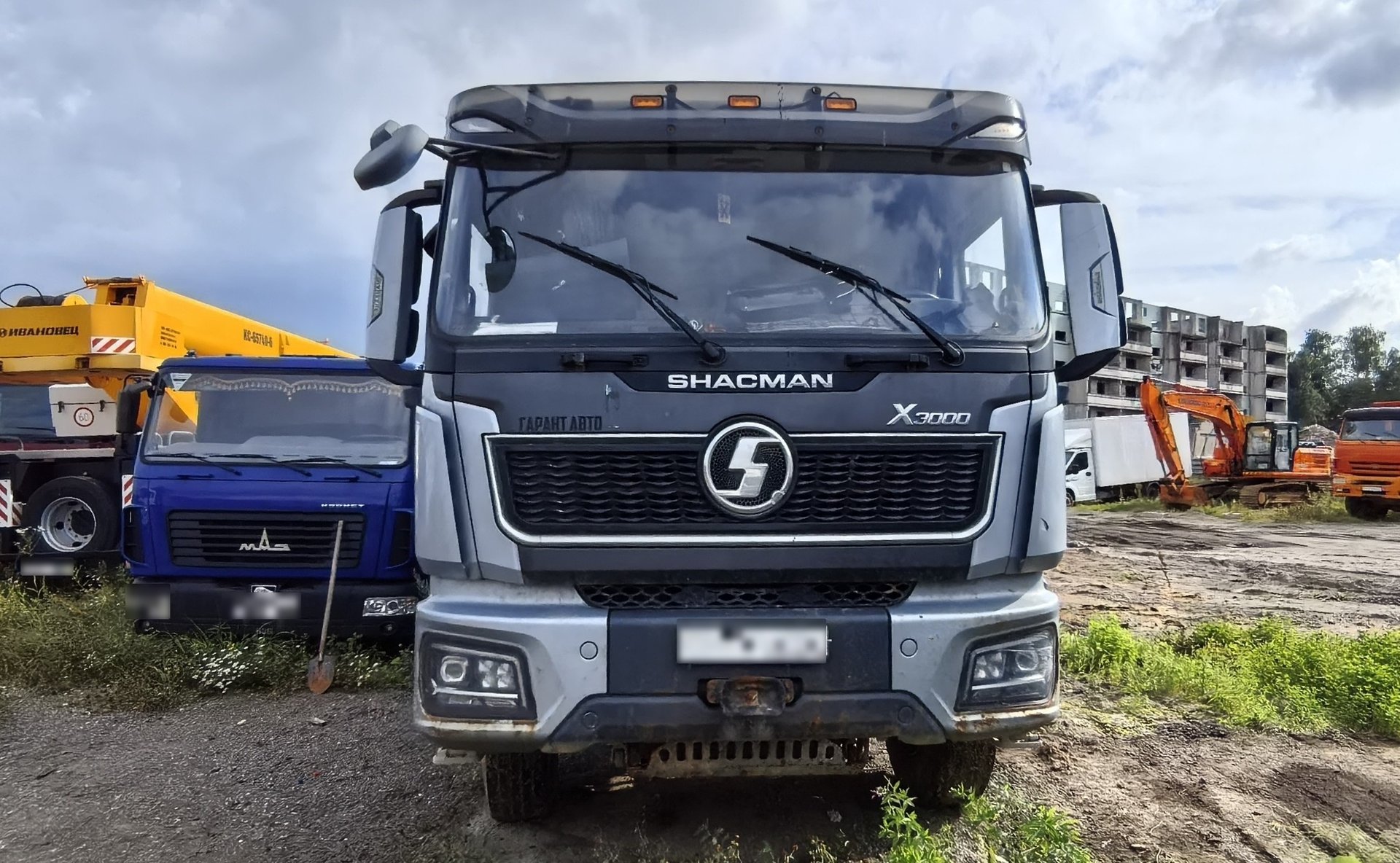 Shacman (Shaanxi) SX* 8x4 Самосвал — Москва