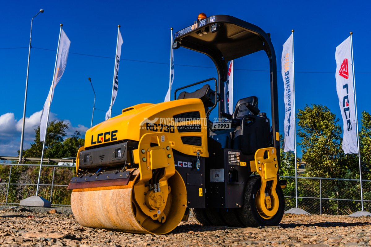 Каток дорожный LGCE RC730 (комбинированный, полный привод) — новая техника в лизинг