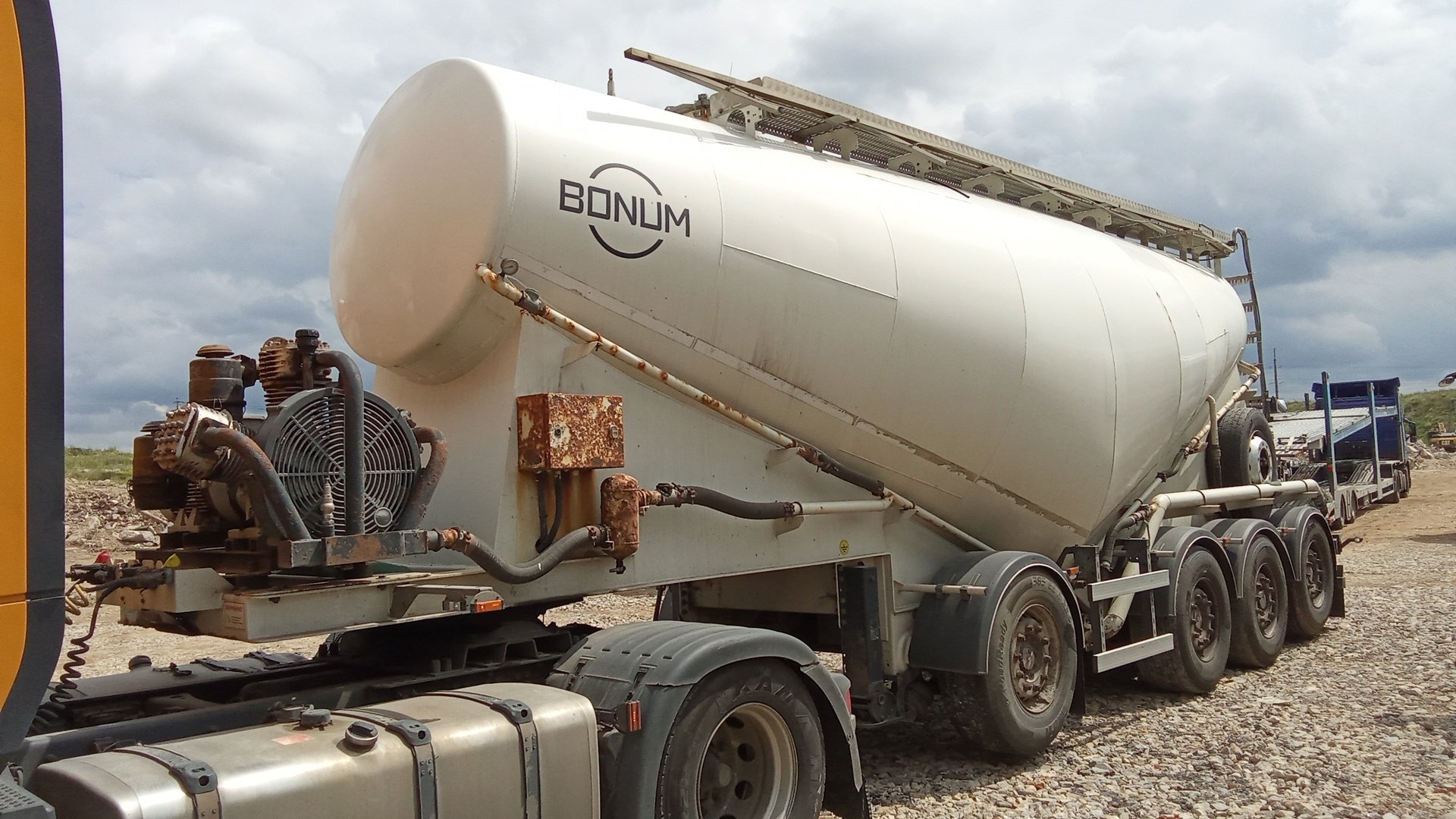 BONUM 9142* Полуприцеп цистерна — Московская область