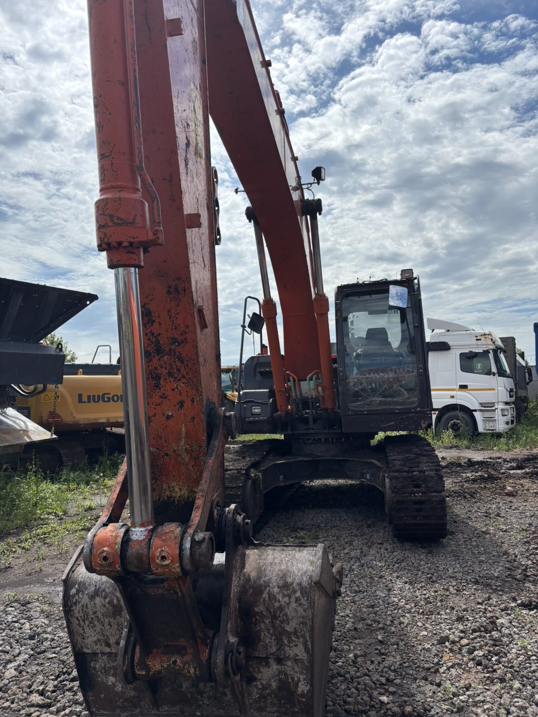 HITACHI ZX210 Экскаватор ZX210LCN-5А — Уфа