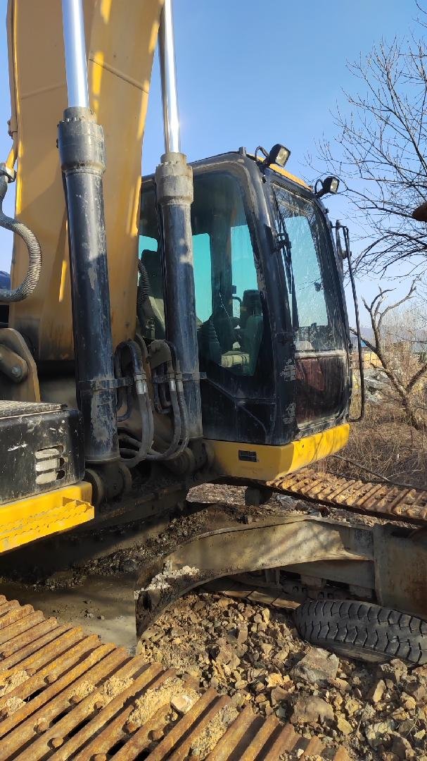 Caterpillar 326D2L — Артем