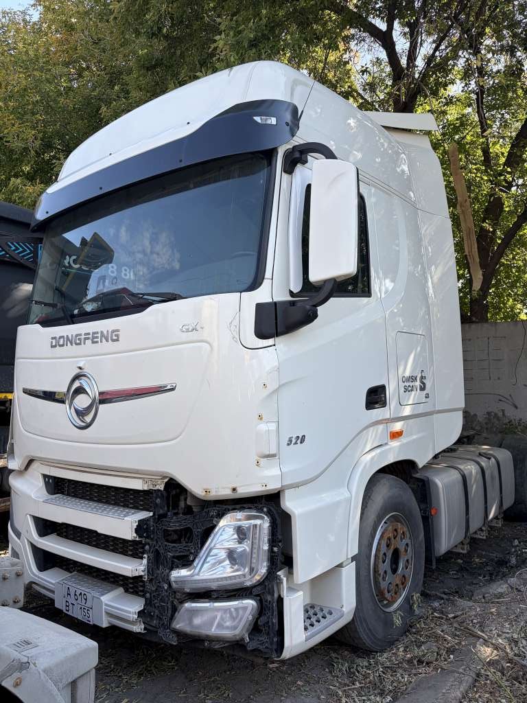 DONGFENG DFH 4x2 Седельный тягач — Омск