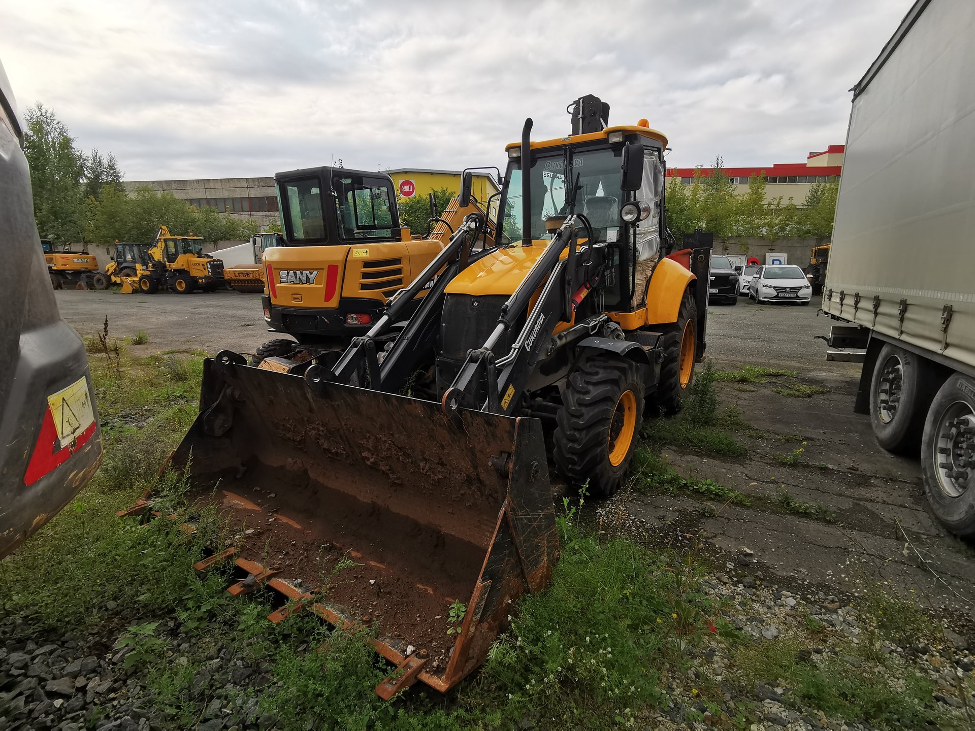 CUKUROVA 884 Экскаватор-погрузчик — Ижевск