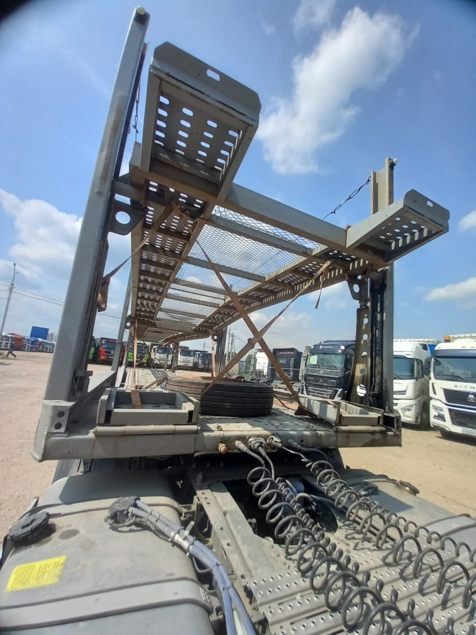 LUXUDA Полуприцеп автовоз LZC9405BGX — Химки