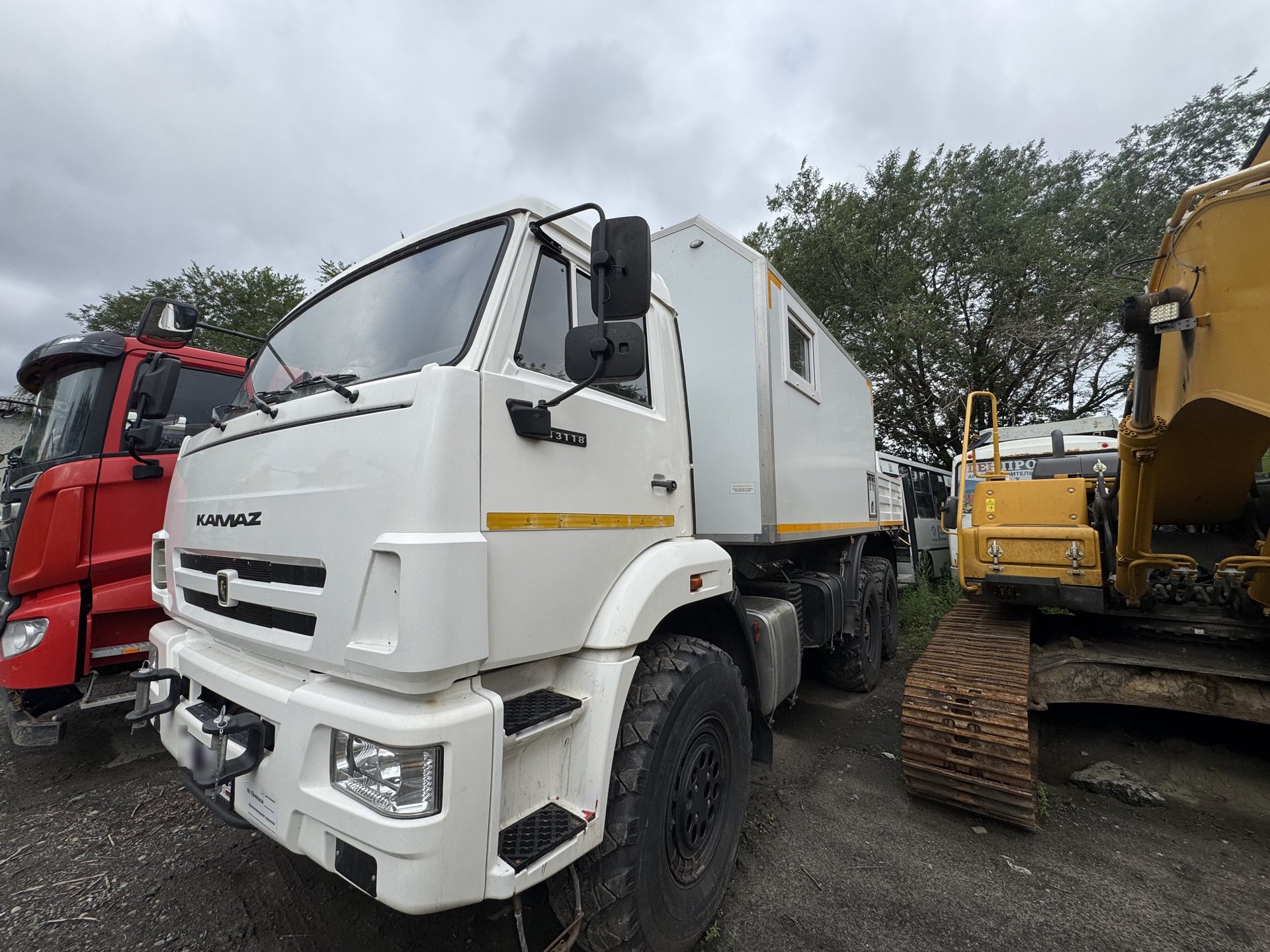 АвтоСпецВан 7721* на шасси КамАЗ 43118 6x6 Передвижная мастерская с КМУ — Курган