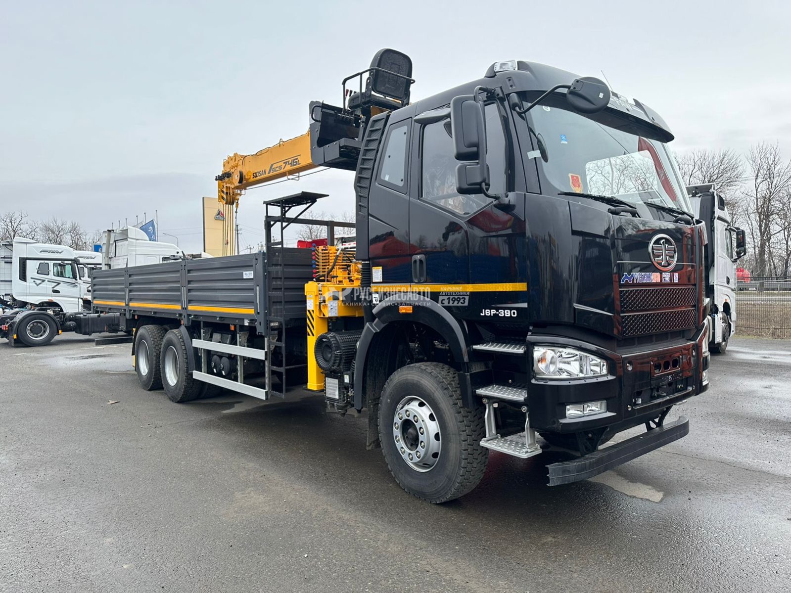 КМУ FAW 3250 (6x4, 390л.с., Евро-5) + SOOSAN SCS746L верх.упр. + борт сталь 8,0м. РМЗ — новая техника в лизинг