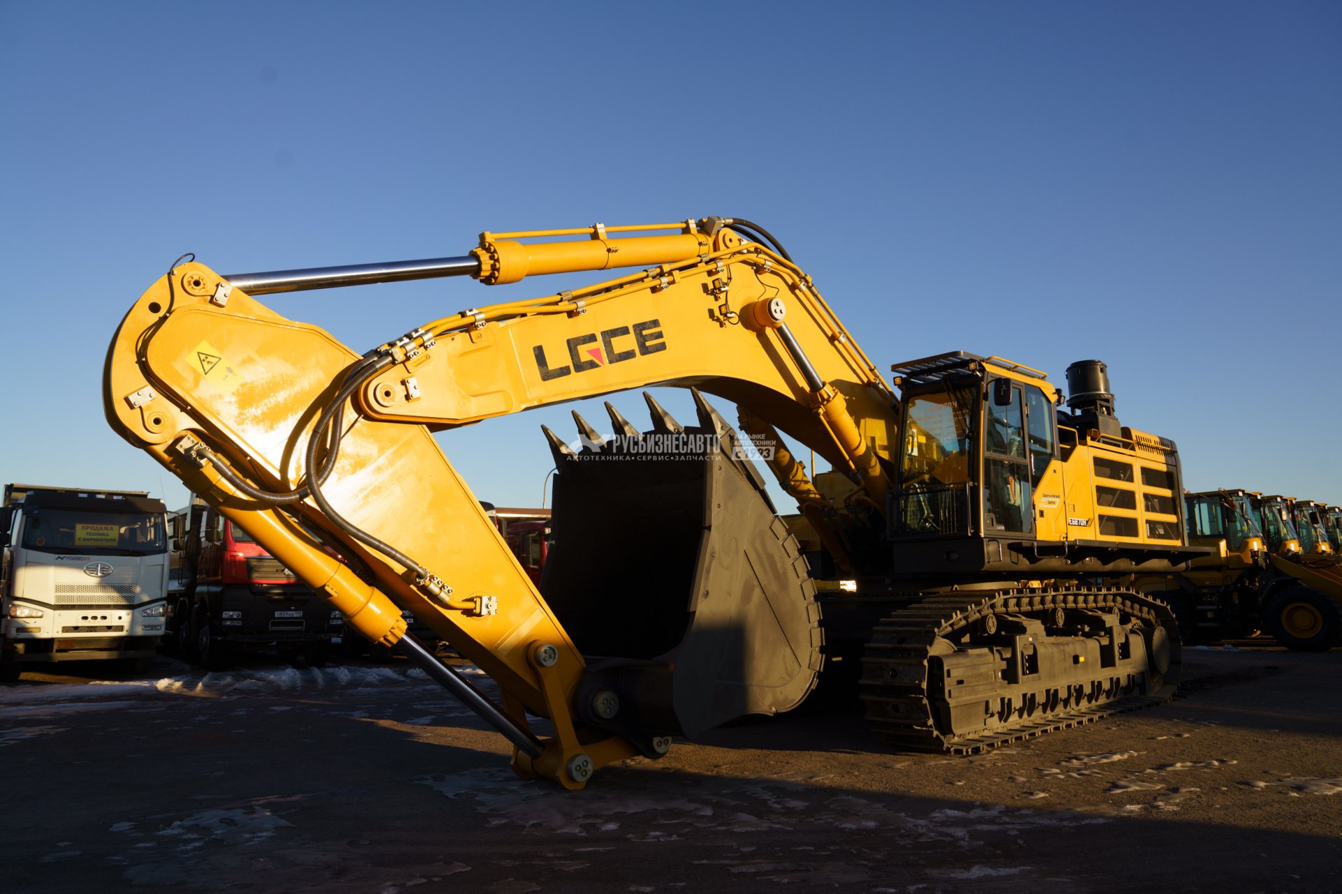 Экскаватор гусеничный LGCE E6950H (Однопоточная гидролиния) — новая техника в лизинг