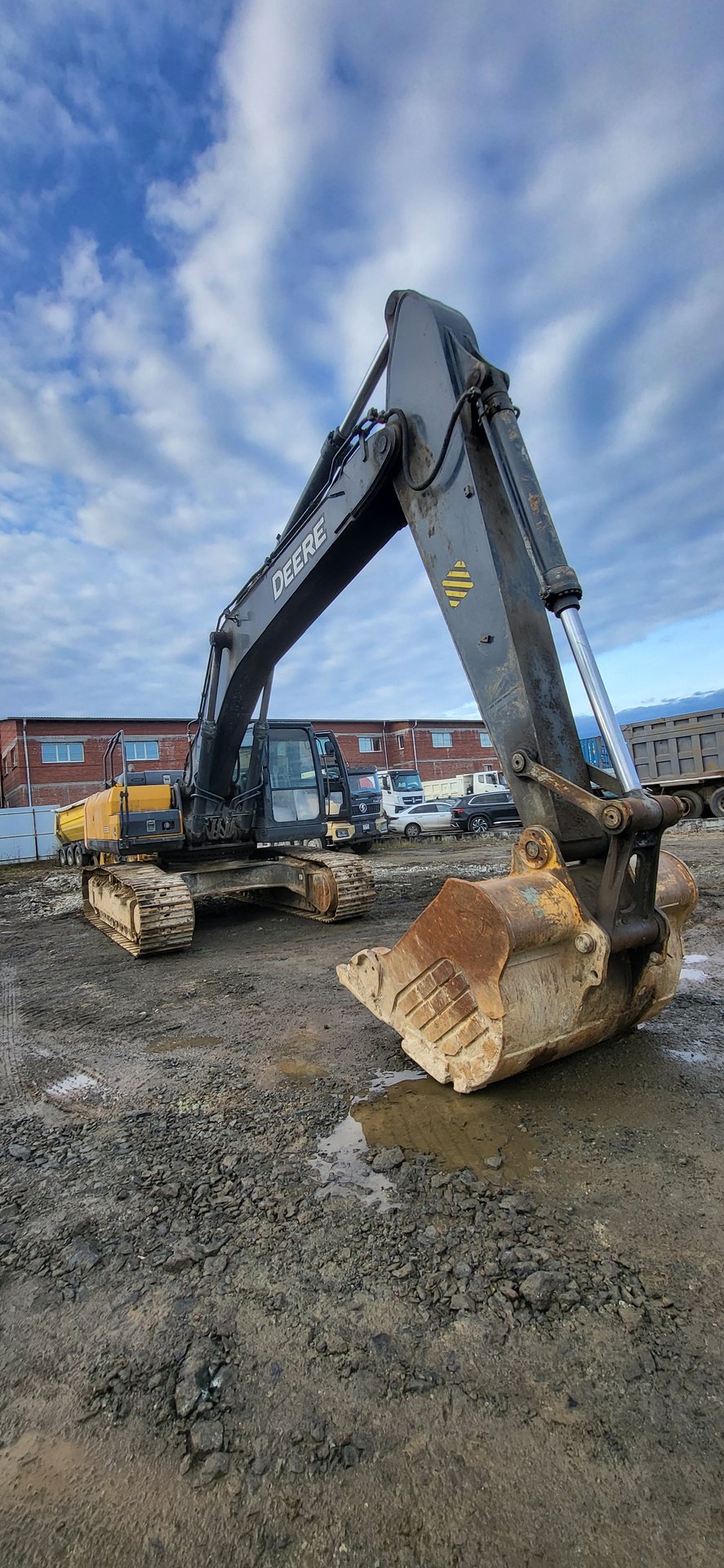 John Deere E330 Экскаватор — Екатеринбург