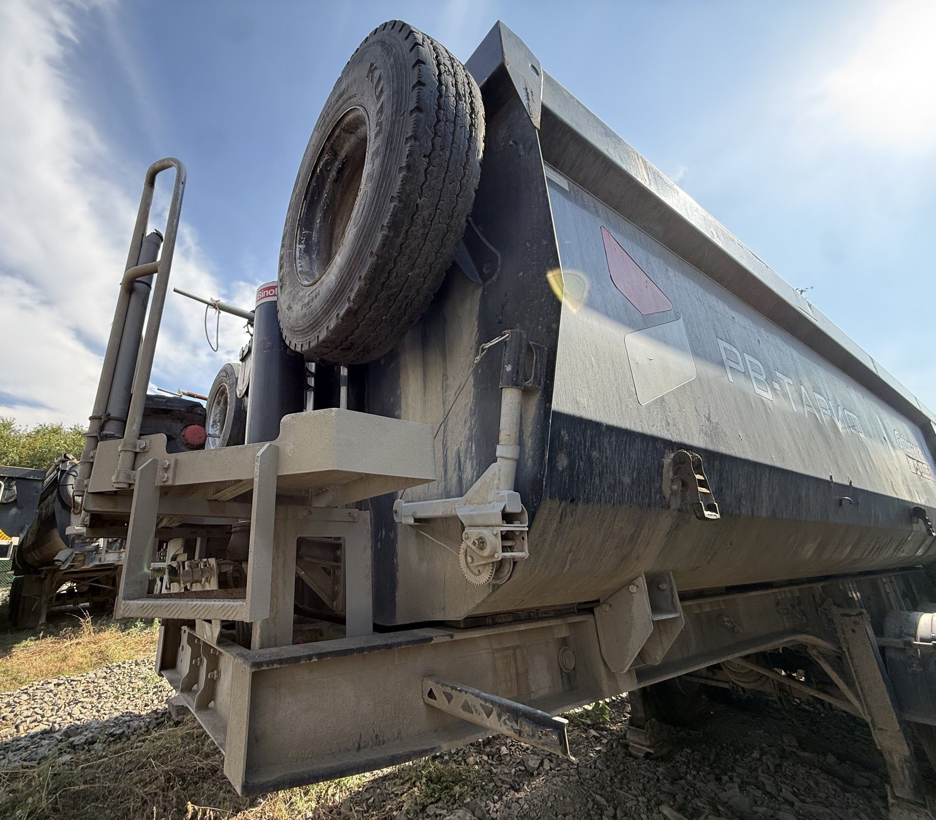 GRUNWALD 9453 Полуприцеп самосвальный — Магнитогорск