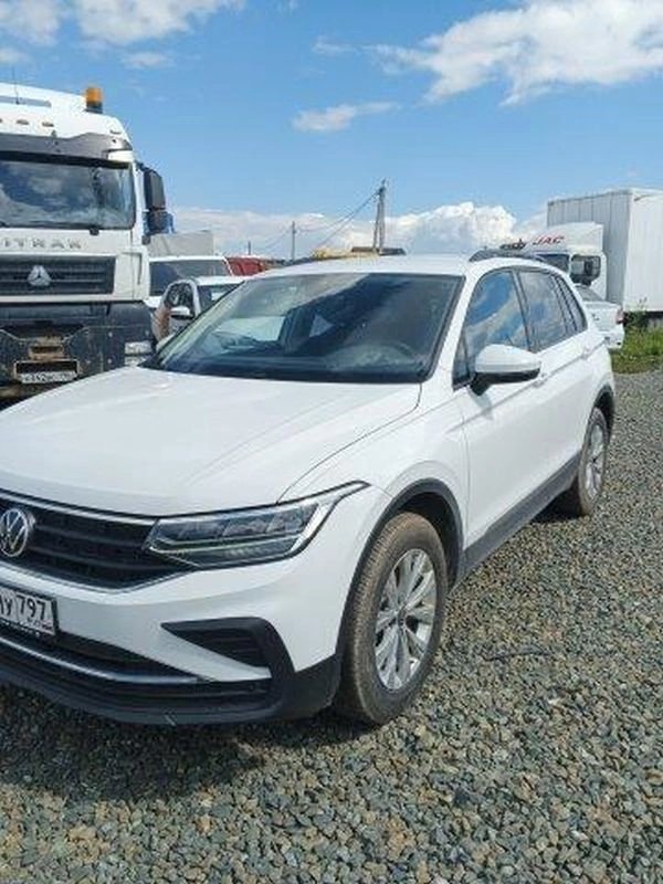 VOLKSWAGEN Tiguan — ЕКАТЕРИНБУРГ