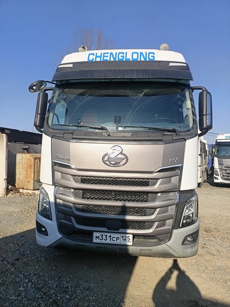 CHENGLONG H7 4x2 Седельный тягач — Артем