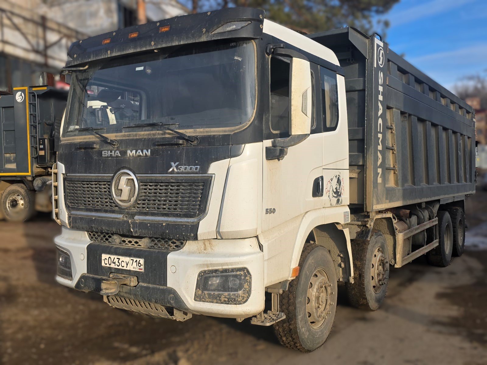 Shacman (Shaanxi) SX* 8x4 Самосвал — Хабаровск