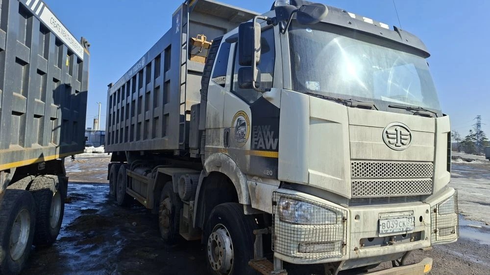 FAW J6 8x4 Самосвал — Москва. Симферопольское шоссе
