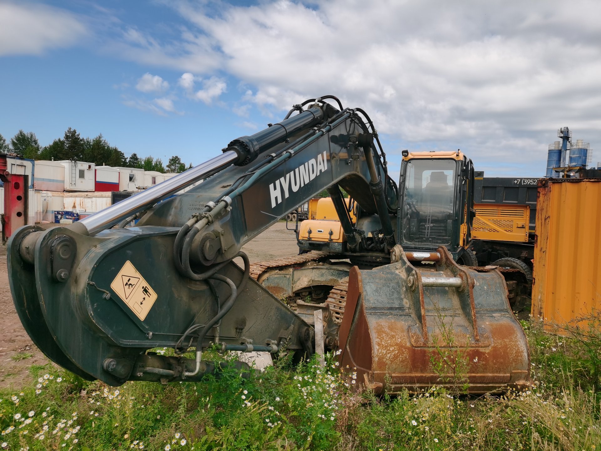 HYUNDAI R350 Экскаватор — Усть-Кут