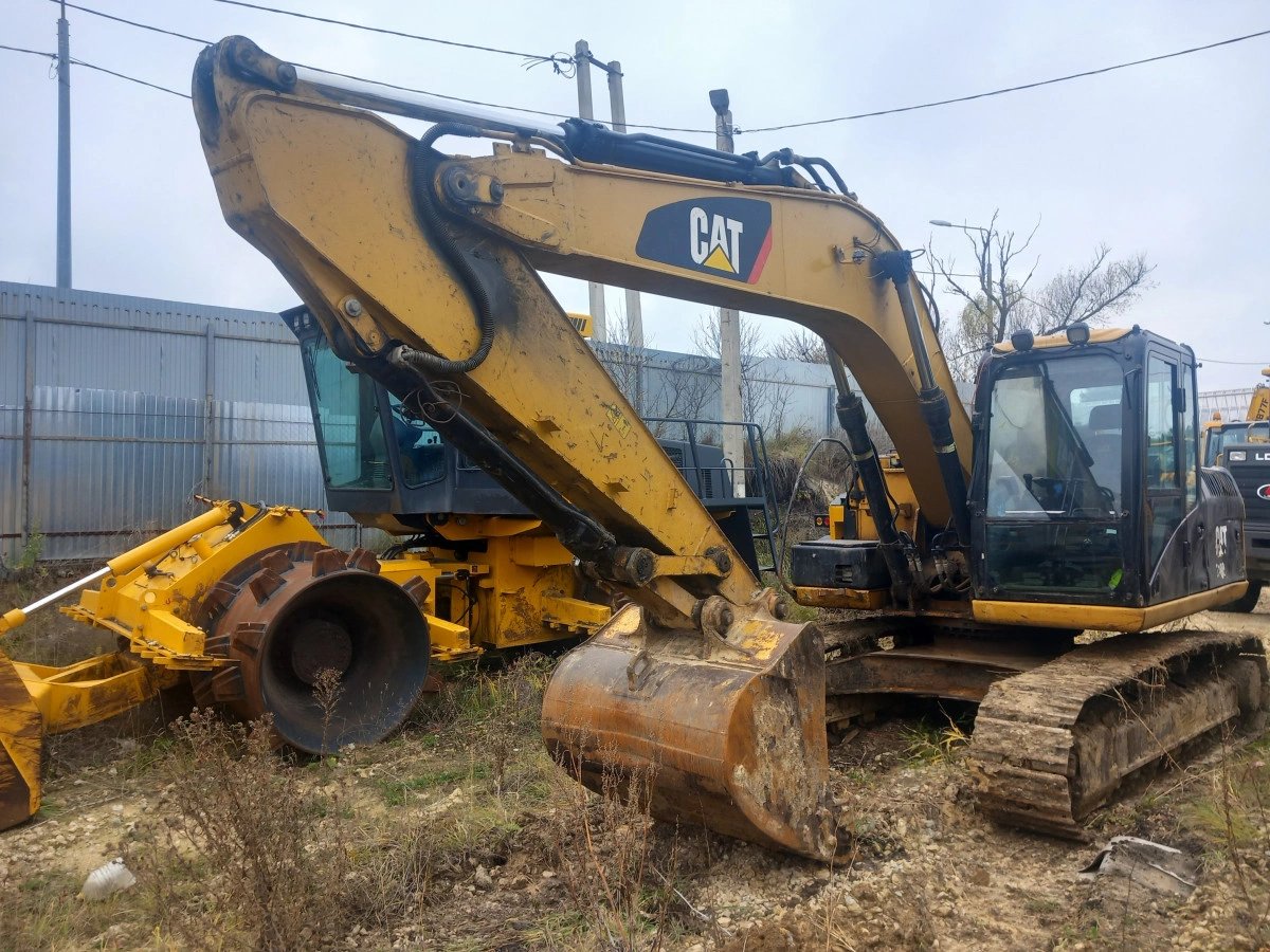 CATERPILLAR 318D2L — Воронеж