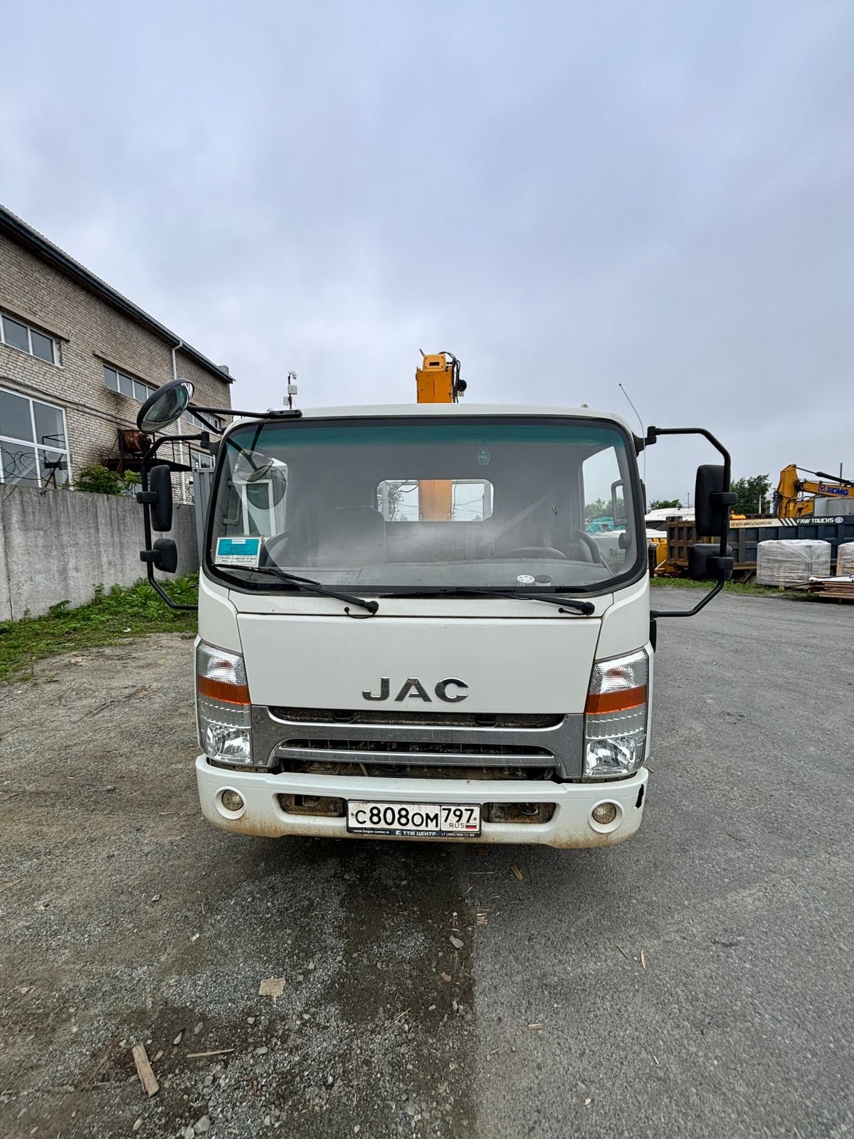JAC N90 Бортовой с КМУ — Артем