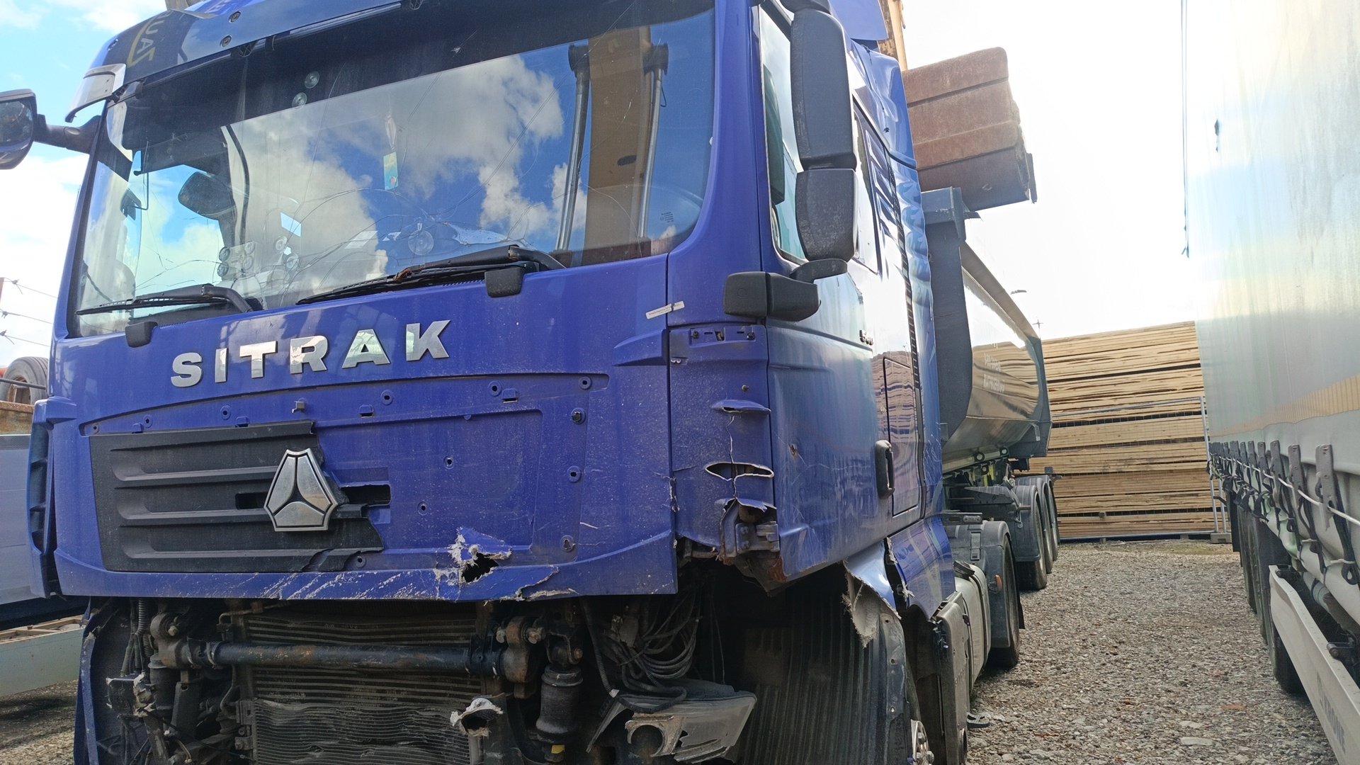 SITRAK C7H 4x2 Седельный тягач — Москва
