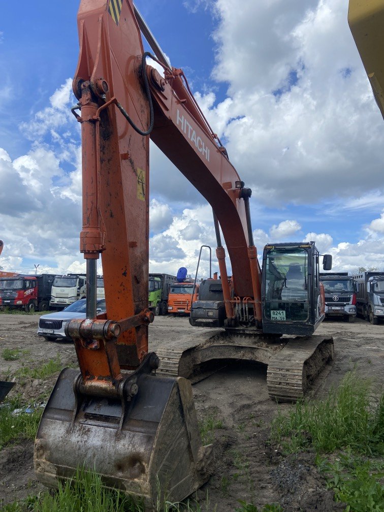 HITACHI ZX240 Экскаватор — Ванюки