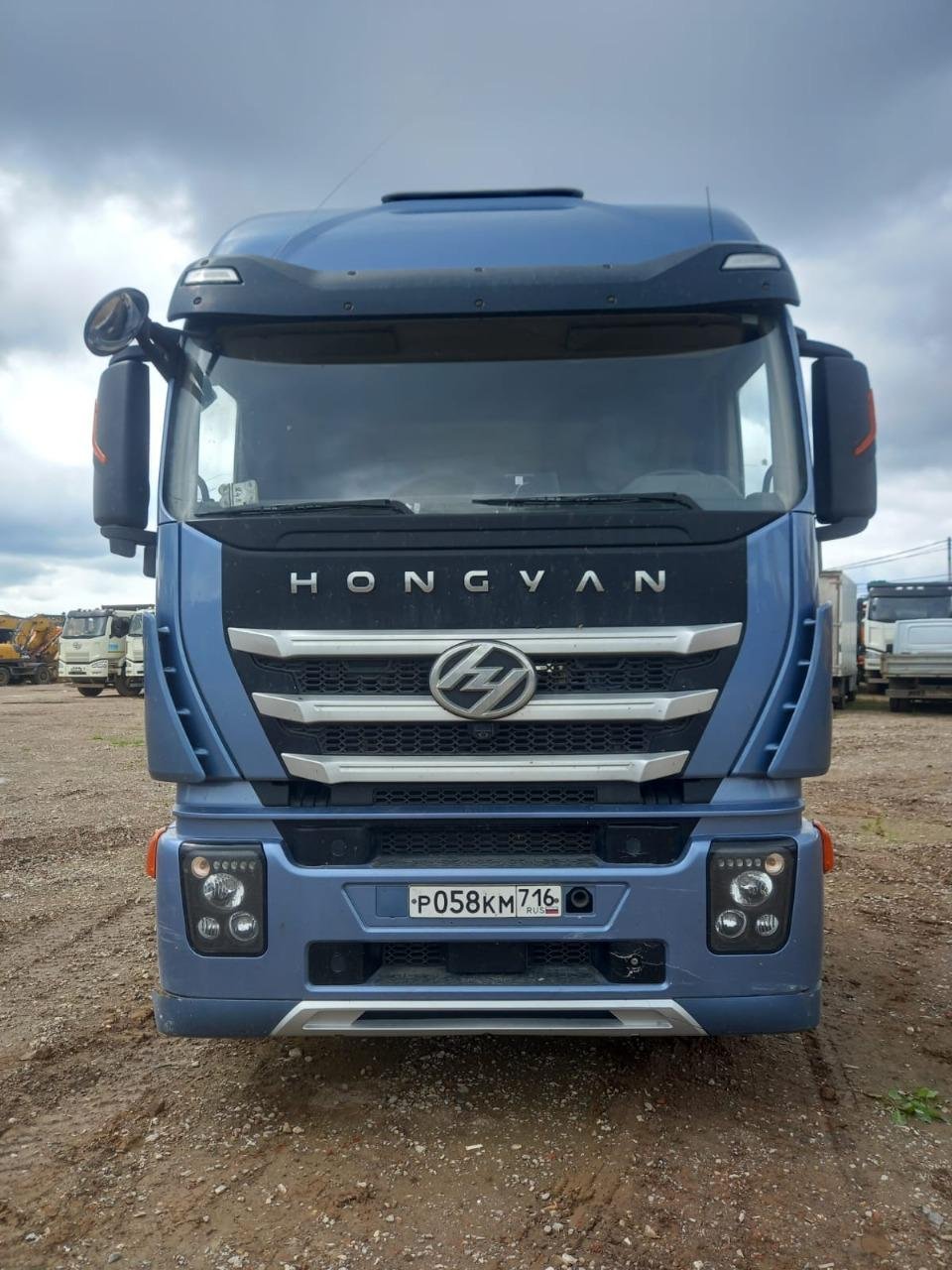 HONGYAN 908 4x2 Седельный тягач — Химки