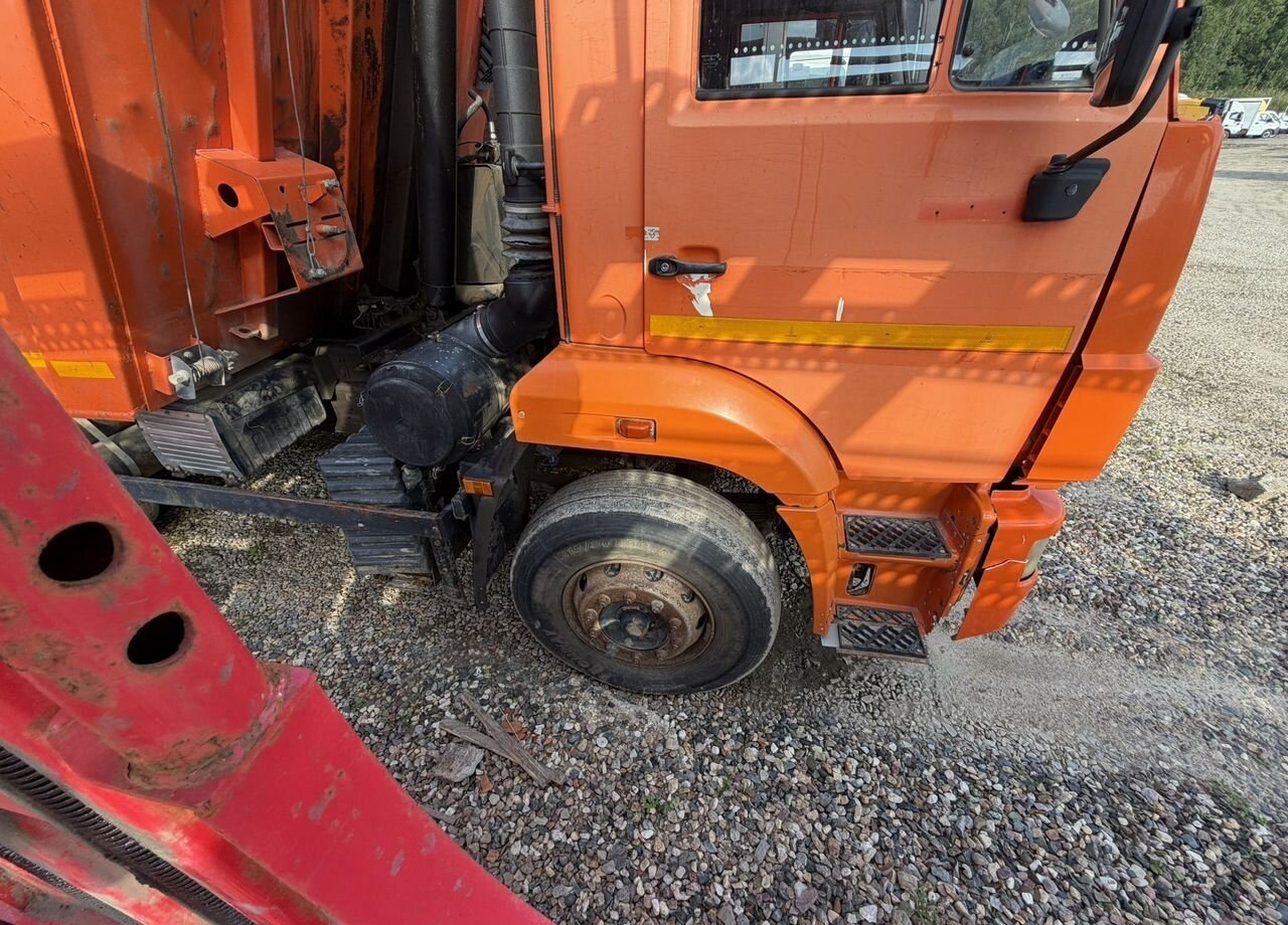 Самосвал КАМАЗ 6520-43 — Россия