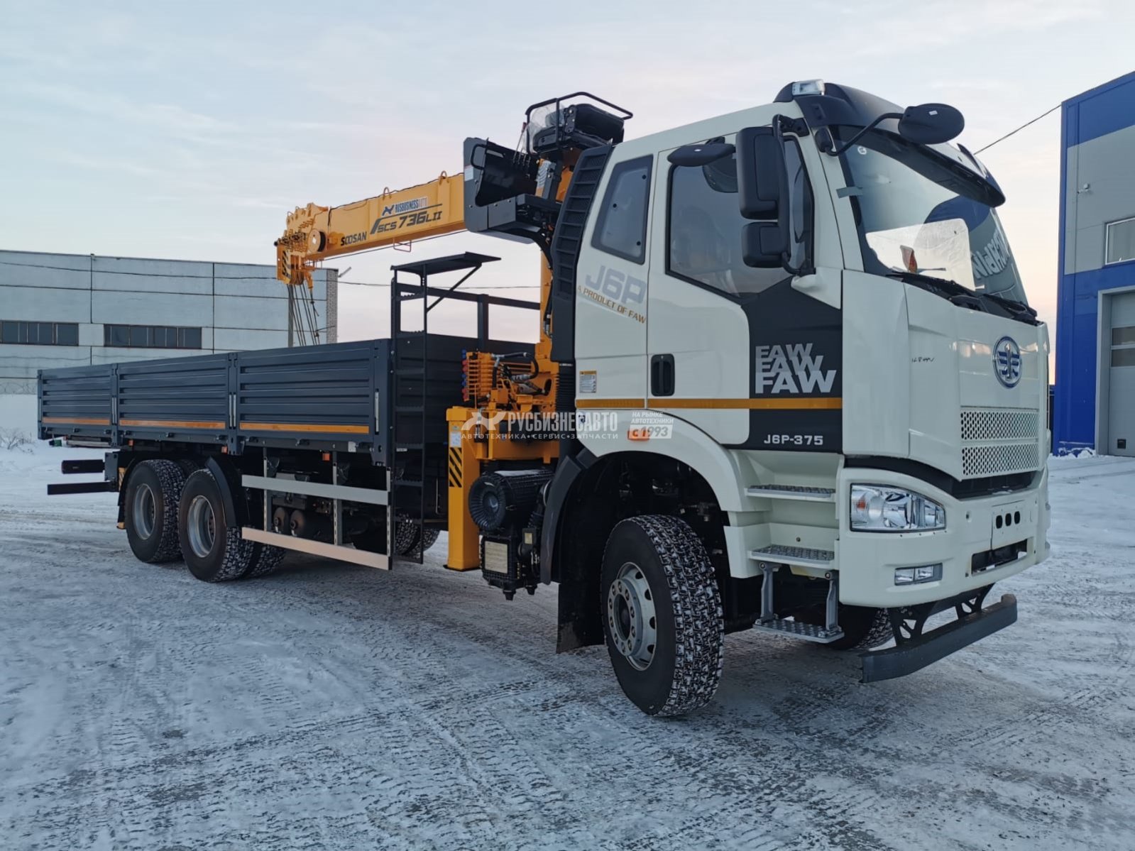 КМУ FAW 3252 (6x6, двускат, Евро-5) + SOOSAN SCS736LII верх.упр. + борт сталь 8,0м. СПМ — новая техника в лизинг