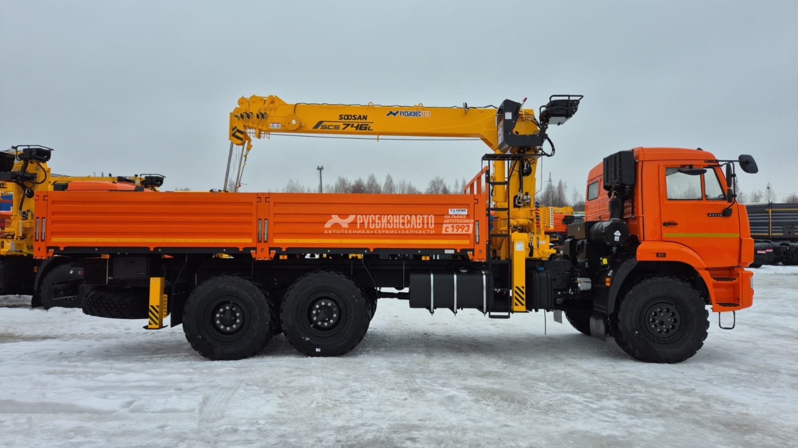 КМУ КАМАЗ 43118-73094-50 (Евро-5) + SOOSAN SCS746L верх.упр.+борт сталь 6.2м. (без спалки) — новая техника в лизинг