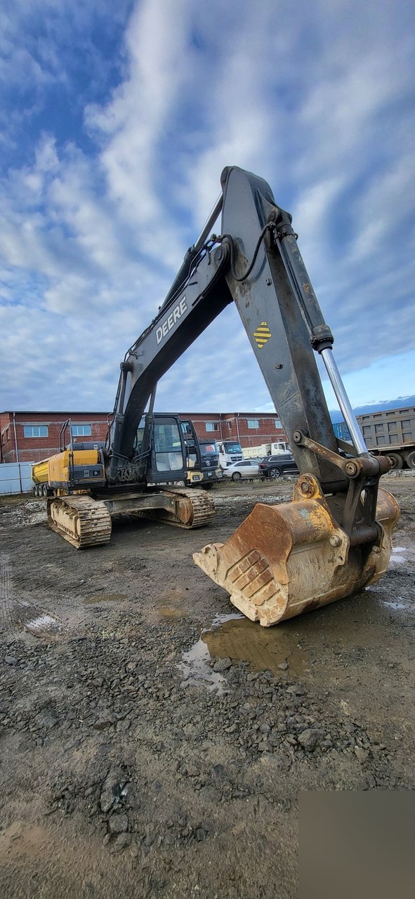John Deere E330 Экскаватор — Екатеринбург
