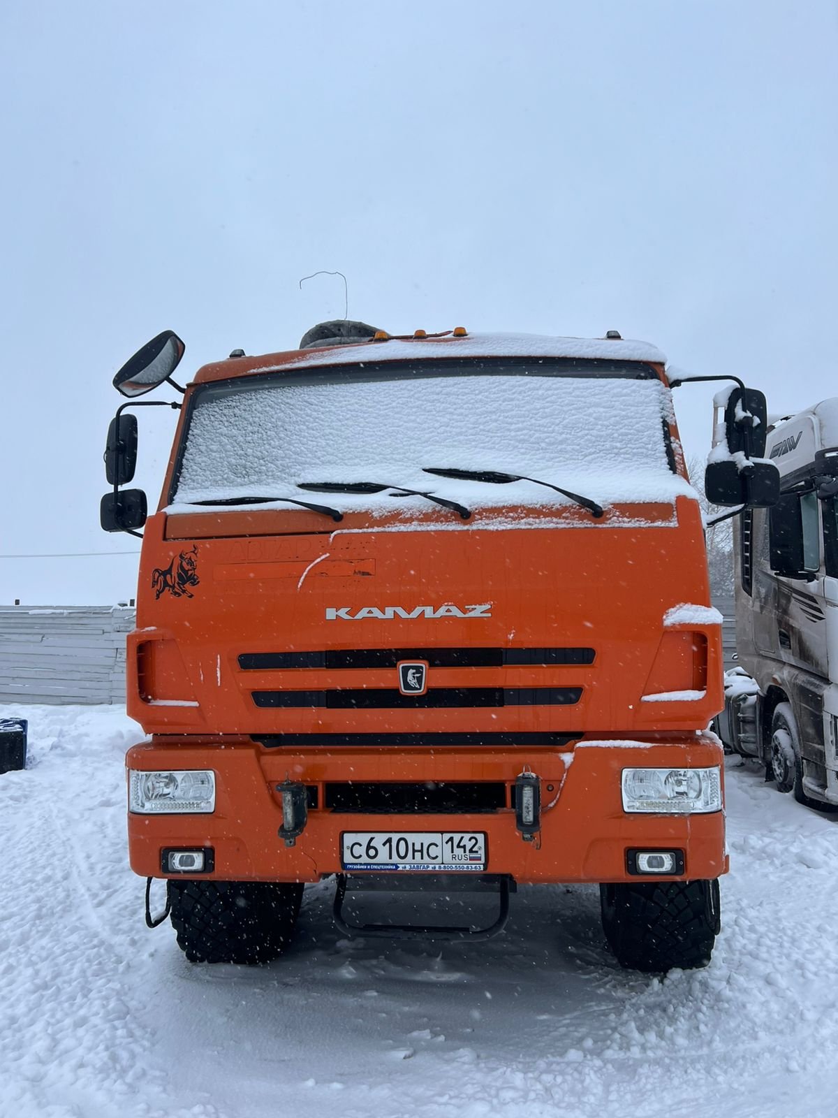 КамАЗ 43118 6x6 Бортовой с КМУ 438240-02 — Кемерово