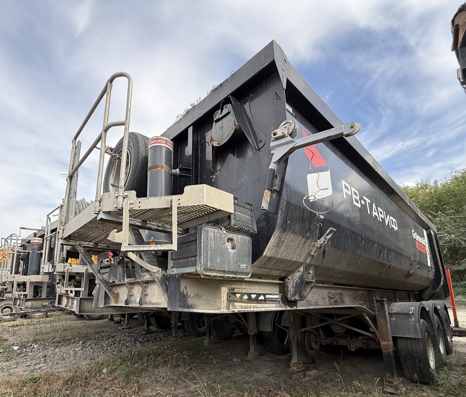 GRUNWALD 9453 Полуприцеп самосвальный — Магнитогорск