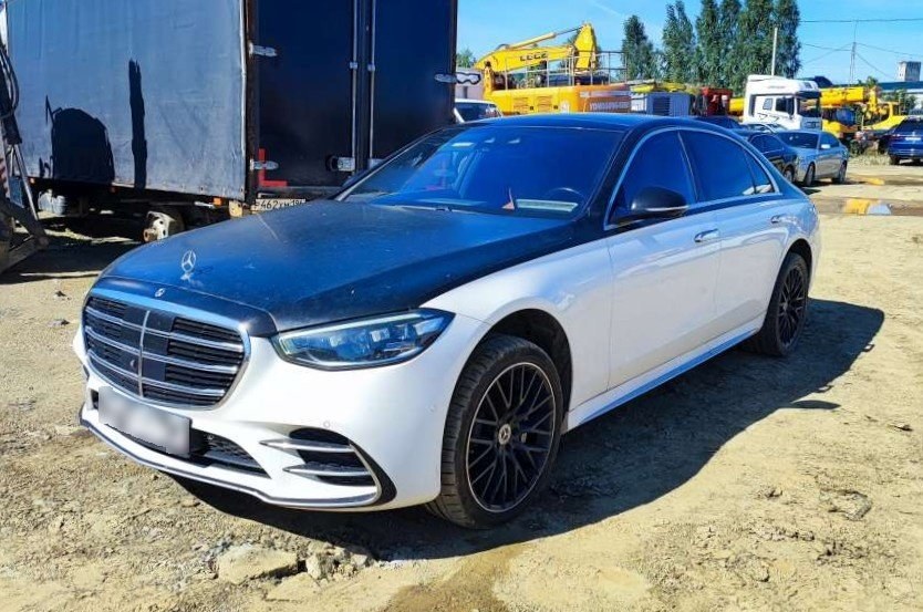 MERCEDES-BENZ S седан — Большой Исток