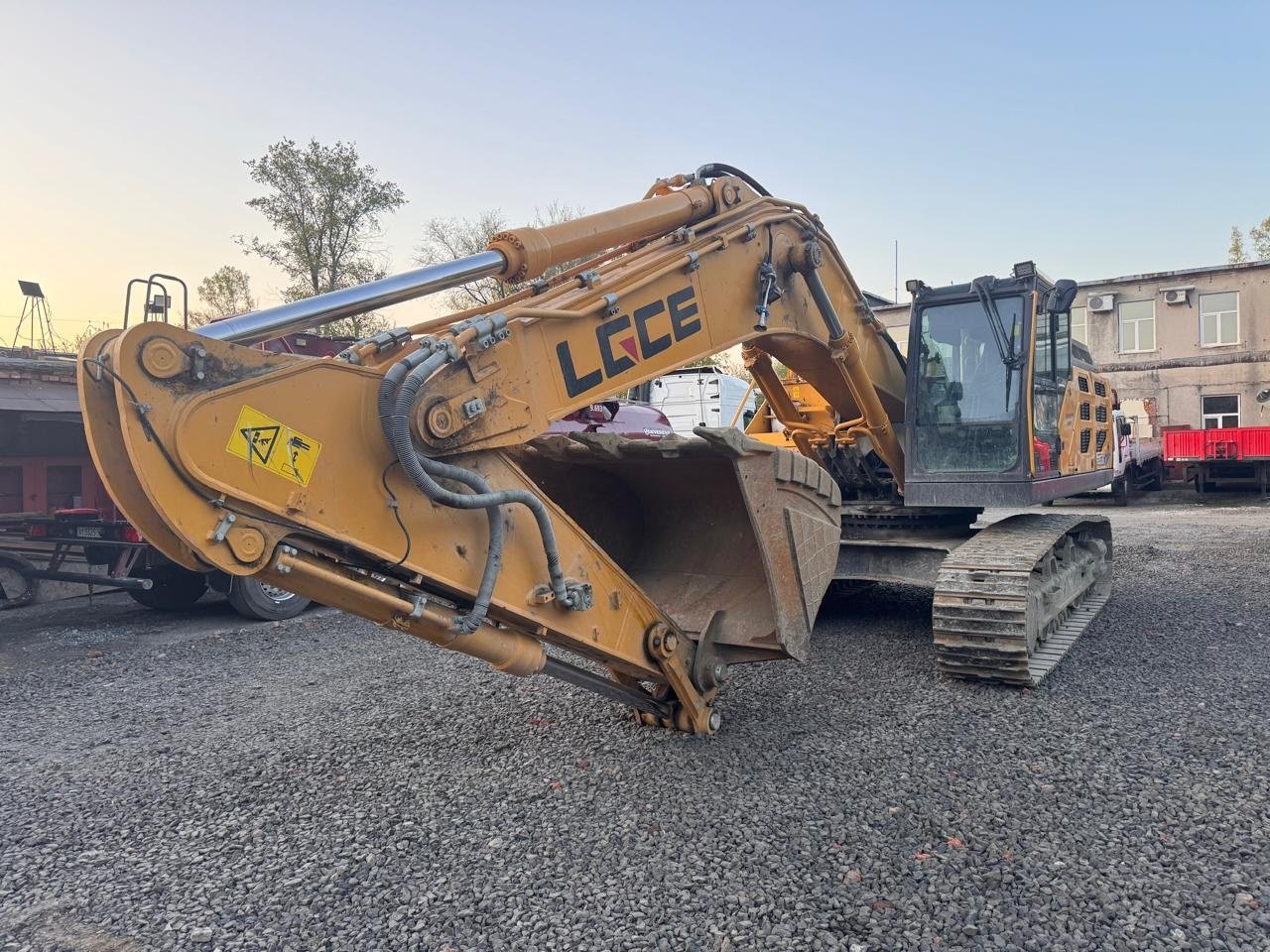 LGCE E6350 Экскаватор — Кемерово