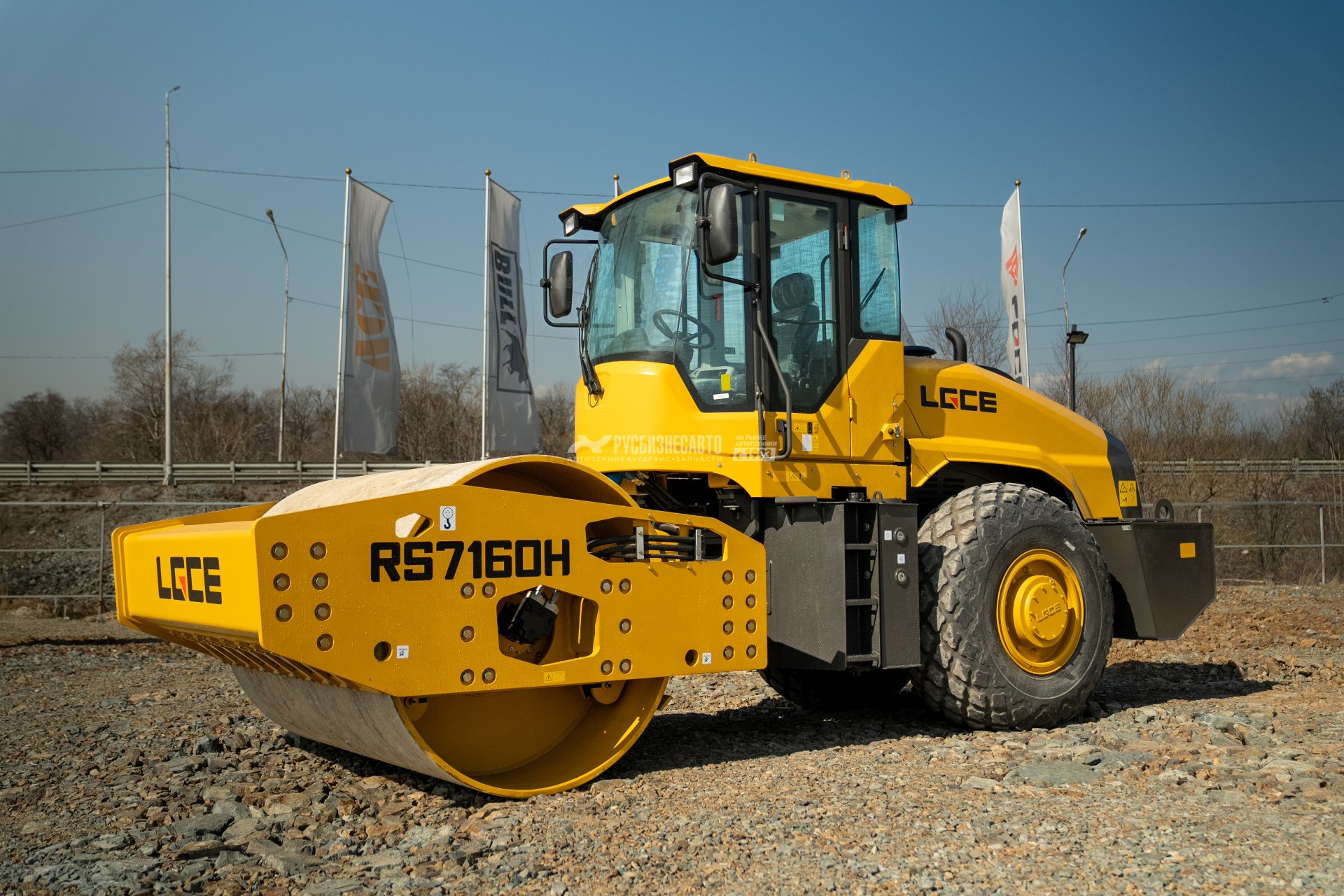 Каток грунтовый LGCE RS7160H (полный привод) — новая техника в лизинг