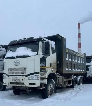 Самосвал FAW J6 — Сургут