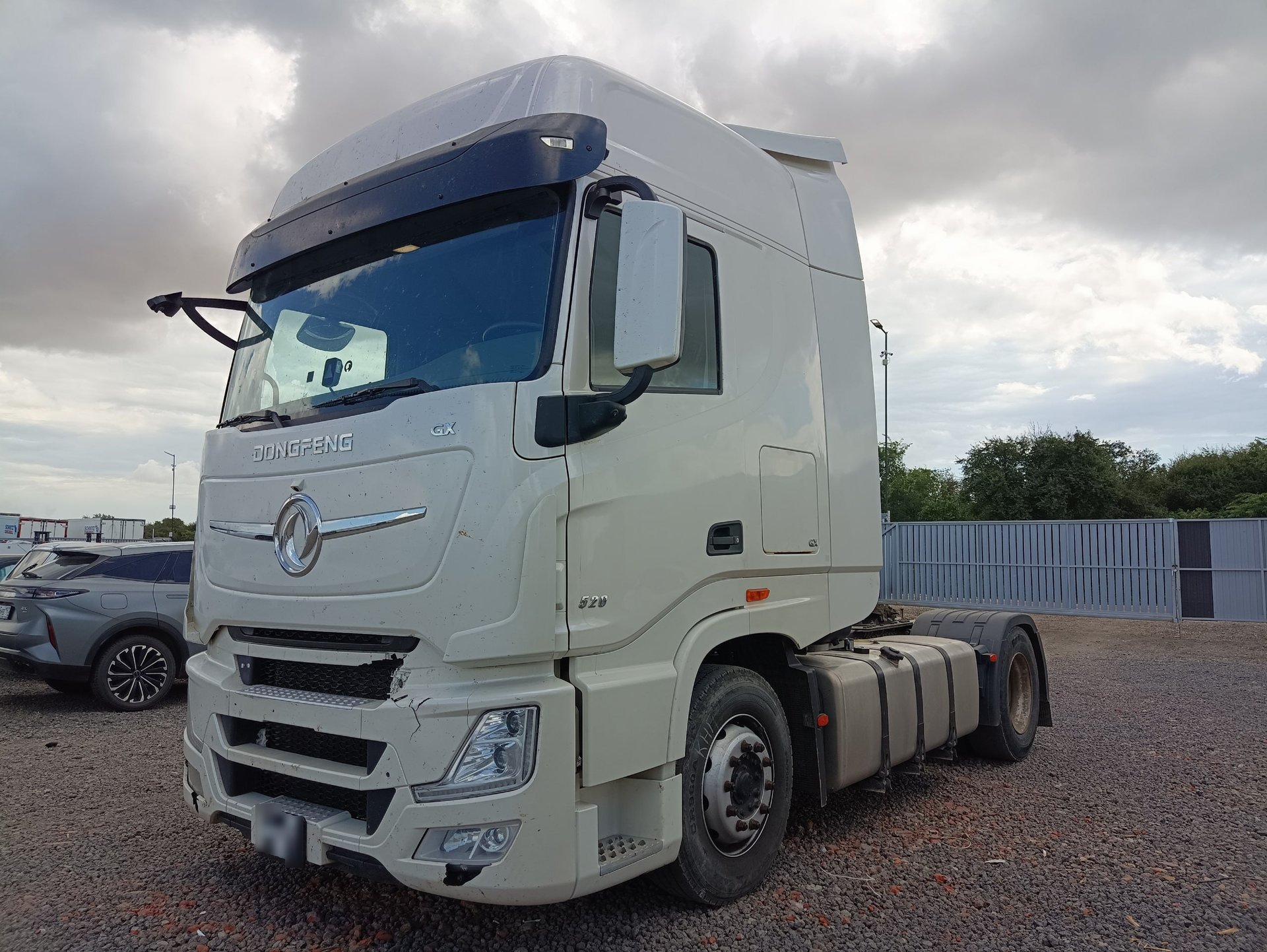DONGFENG DFH 4x2 Седельный тягач — Краснодар